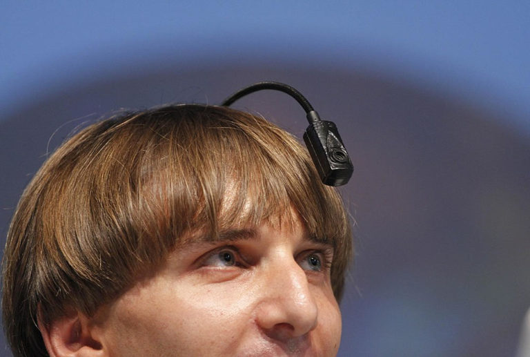 Read more about the article Neil Harbisson: the World’s First Cyborg Who Can Hear Colors