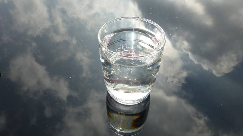 glass of water manifestation technique