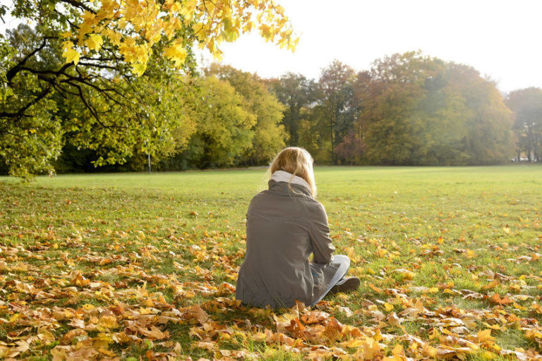 Read more about the article 5 Reasons Why Fall Is the Best Time for Reflection and Self-Discovery