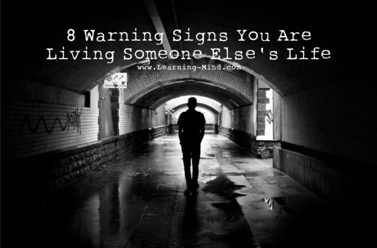 Read more about the article 8 Warning Signs You Are Living Your Life for Someone Else