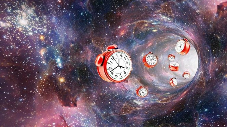 Read more about the article 4 Time Travel Theories and the Physics Behind Them