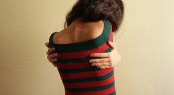 A Clingy Person Will Often Use These 7 Phrases